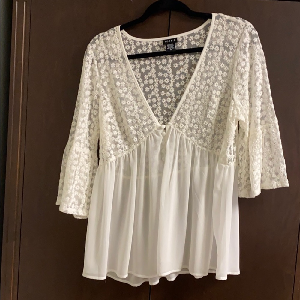 Floral top: never worn!